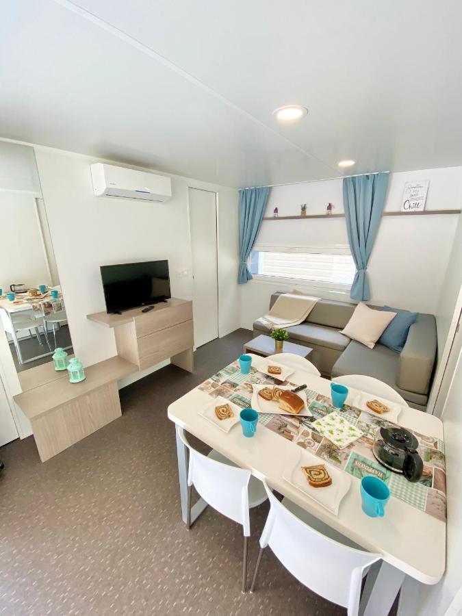 Mobile Homes Malu Biograd Na Moru Buitenkant foto