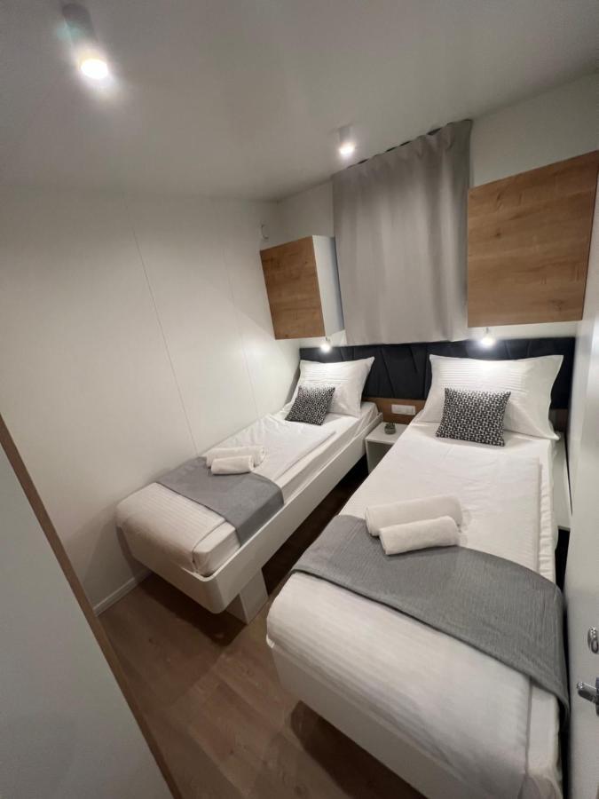 Mobile Homes Malu Biograd Na Moru Buitenkant foto