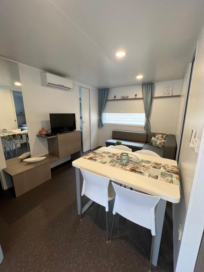 Mobile Homes Malu Biograd Na Moru Buitenkant foto