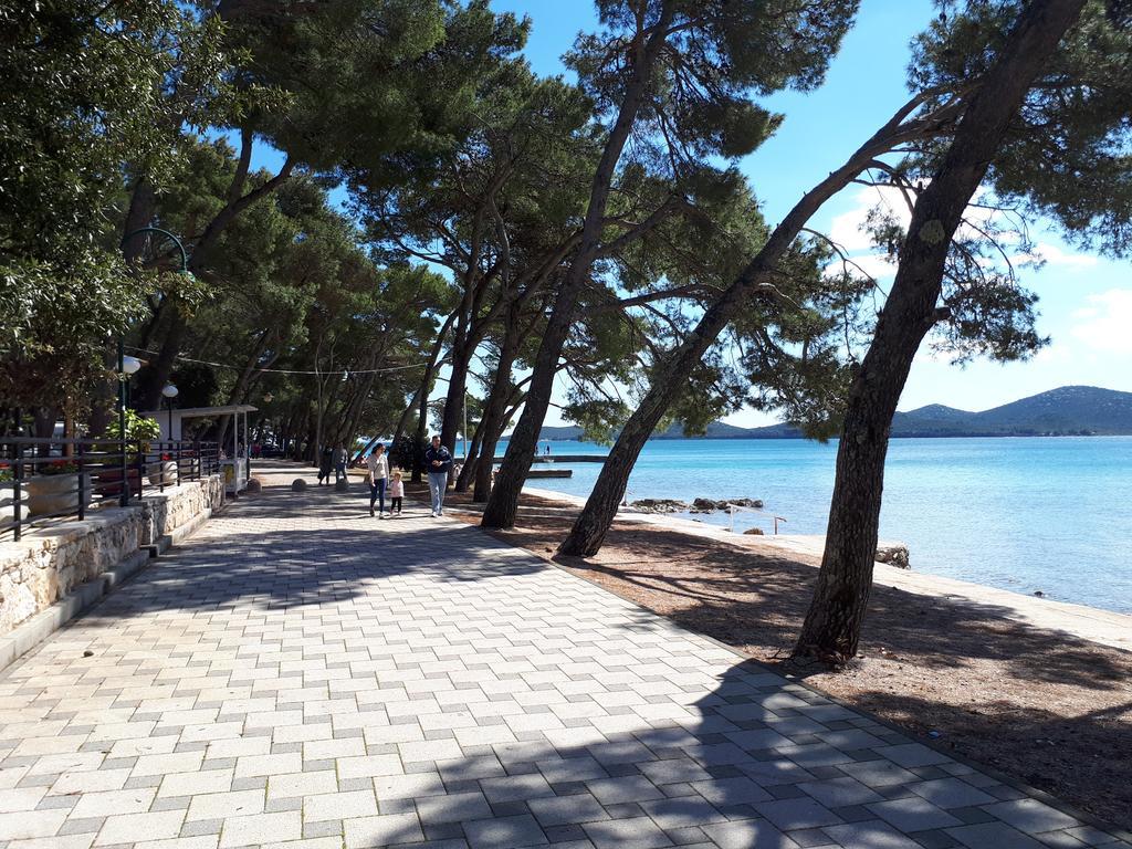 Mobile Homes Malu Biograd Na Moru Buitenkant foto