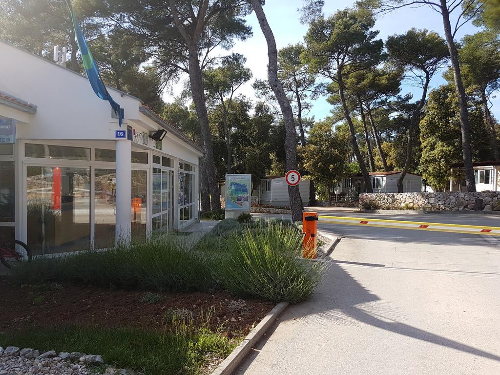 Mobile Homes Malu Biograd Na Moru Buitenkant foto